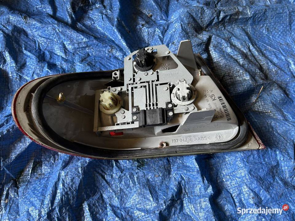 MERCEDESBENZ E W210 LAMPA TYLNA TYŁ STRONA PRAWA osobowe Bolesławiec sprzedam