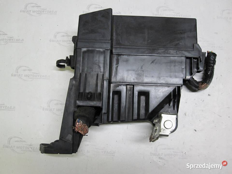 LEXUS IS II 22 D 08r skrzynka bezpieczników