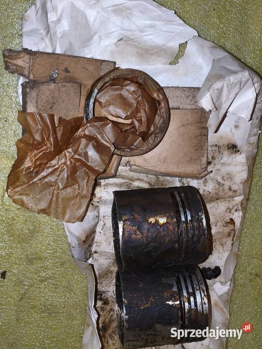 Oryginalne nowe tłoki 7795 z pierścieniami M72