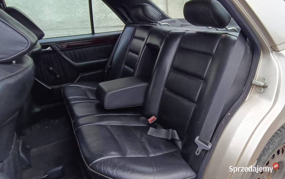 Czarne skóry tapicerka Mercedes W124 Rudziczka