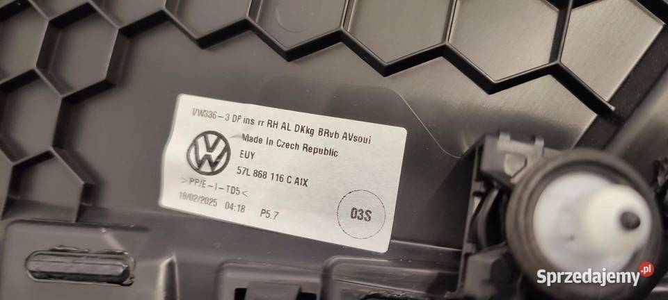 VW TAYRON BOCZEK PRAWY TYŁ ROLETKA 57L867210Q Tapicerki samochodowe