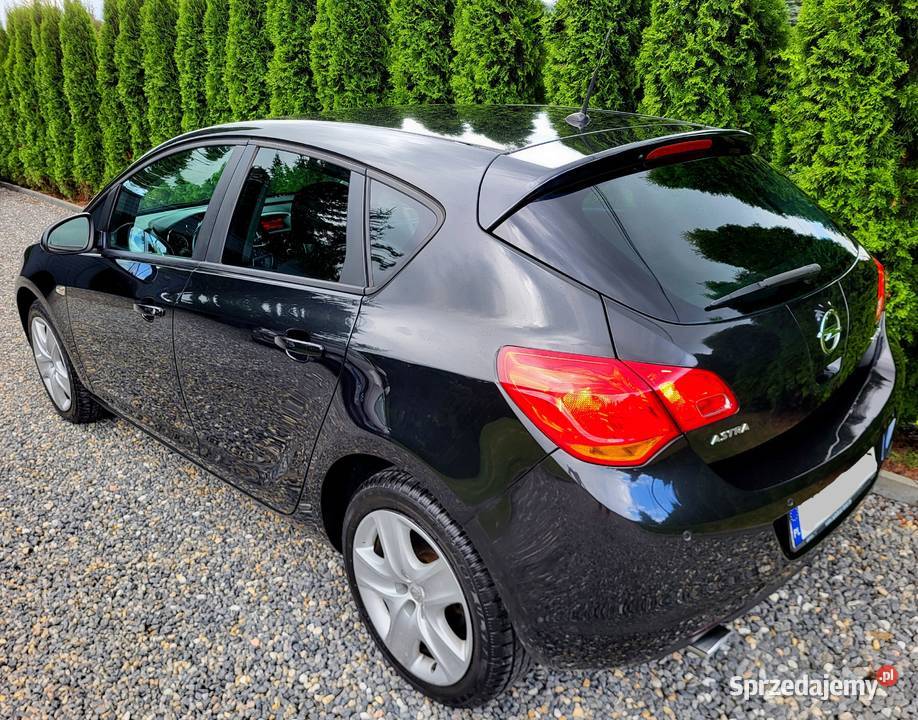 Opel Astra J 14 Turbo Benzyna NISKI PRZEBIEG 132000km małopolskie Kraków