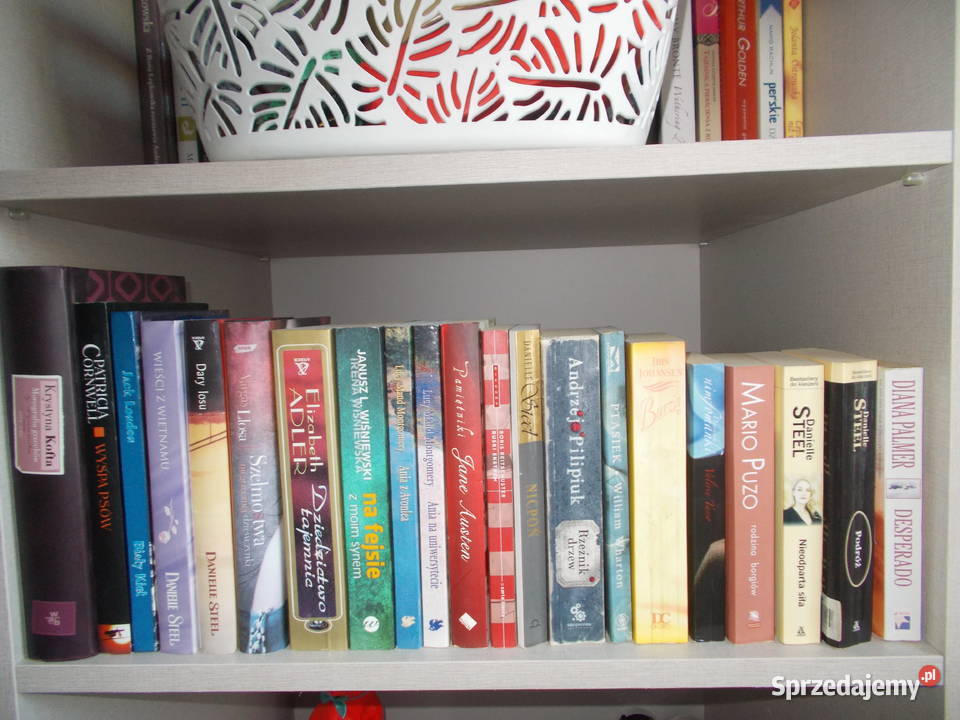 Książki na zdjęciu 6 sztuka Warszawa