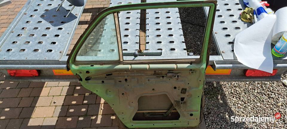 Drzwi lewe tylne Mercedes W123 sedan Luzino