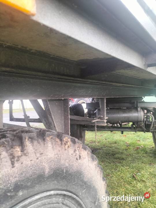 Przyczepa d732 nieuszkodzony