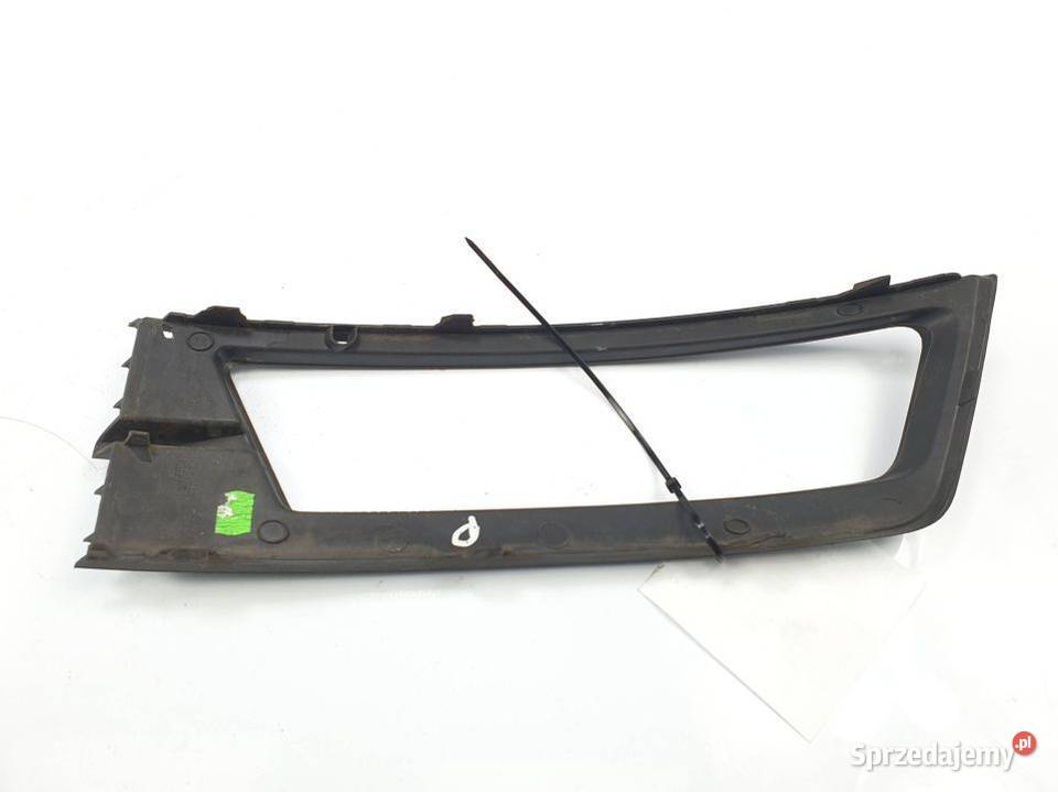 KRATKA HALOGENU PRAWA SKODA RAPID 5JA807682 Lipno sprzedam