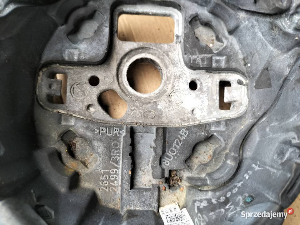 AUDI Q3 8U 8U0124B KIEROWNICA