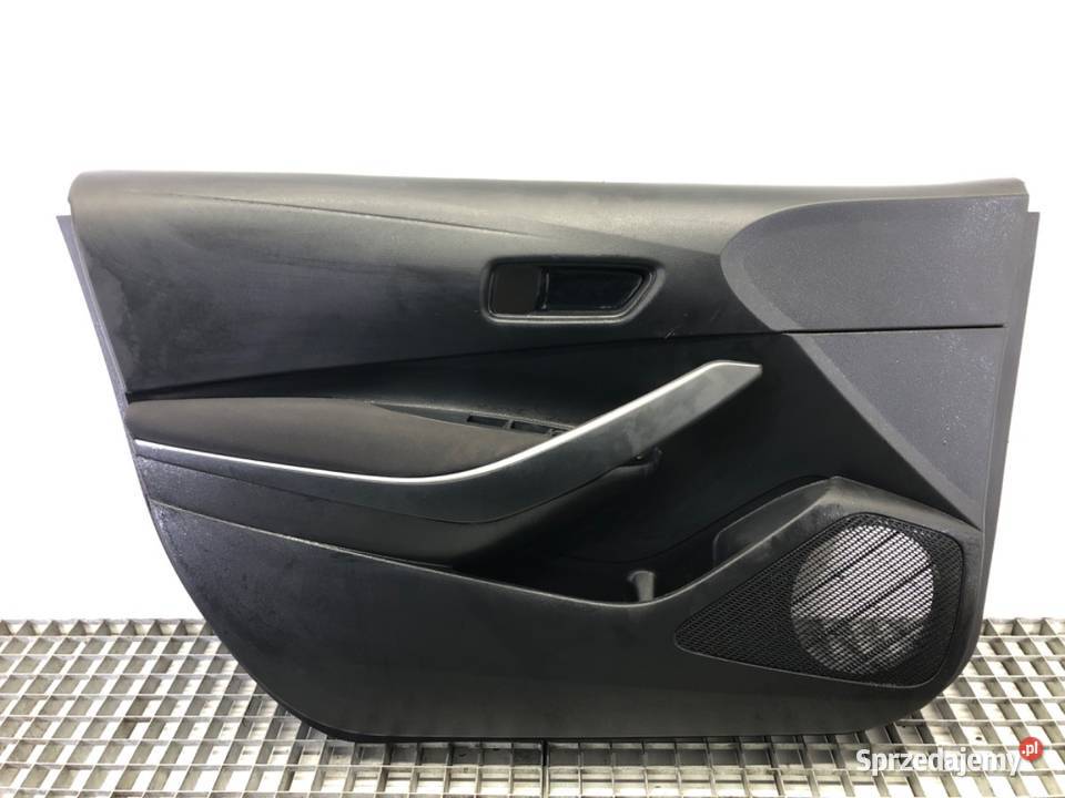 BOCZEK DRZWI LEWY PRZÓD TOYOTA COROLLA E21