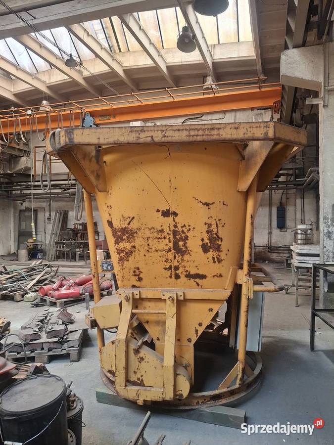 Pojemnik do betonu z dozownikiem łopatkowym Radomsko