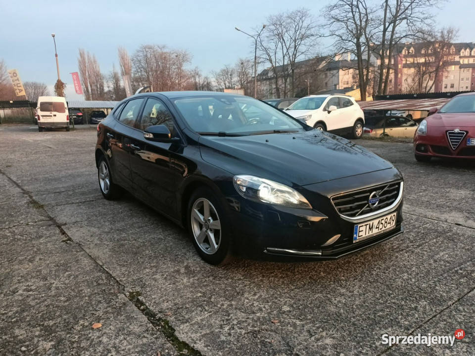 Volvo V40 niski przebieg zadbane II 2012 elektryczne lusterka