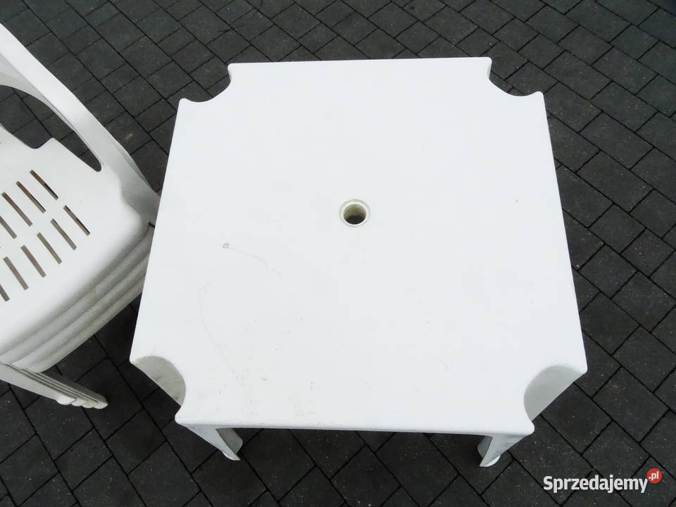 Zestaw mebli ogrodowych stolik cztery krzesła Biłgoraj