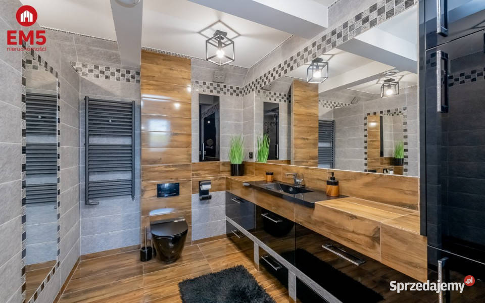 sprzedaży domu wolnostojącego 390m2 Nowodworce sprzedam