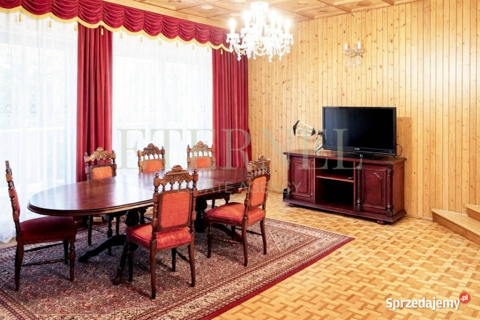 Dom dwupiętrowy z garażem ogrodem strychiem Kraków