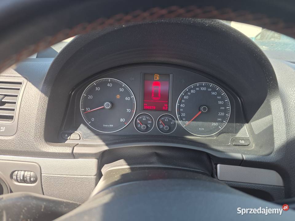 Vw golf 5 uszkodzony Lipusz sprzedam