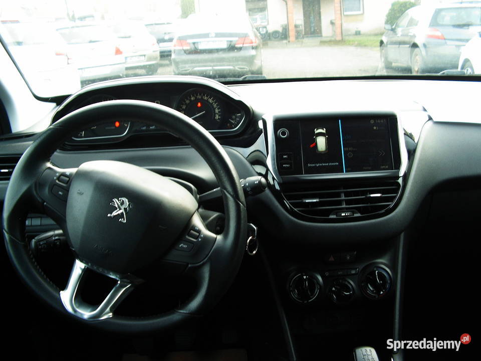 Peugeot 208 12 Etylina 2017 r Hatchback 208 wielkopolskie Września