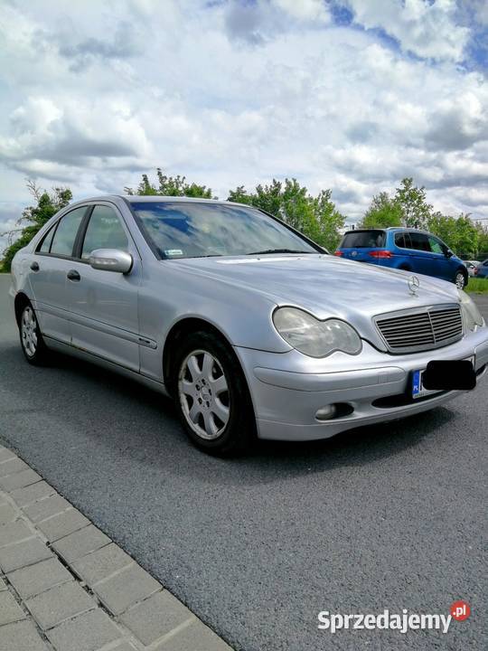 Mercedes w203 22 CDI automat Odpala ale Bez Iłowa sprzedam