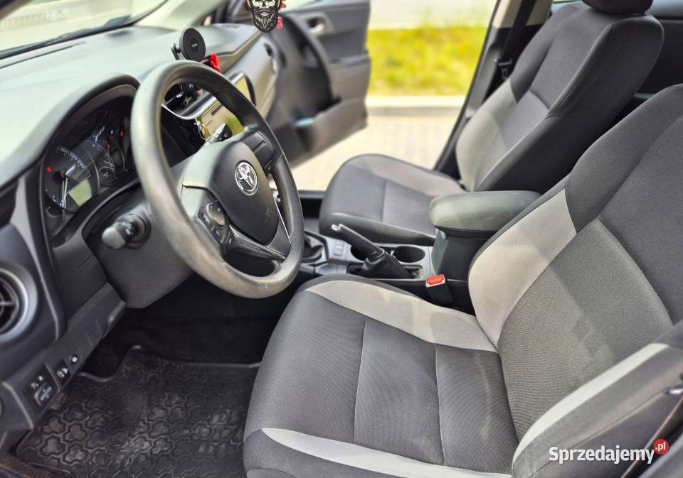 Toyota Auris Kombi 16 Active 2017 Warszawa