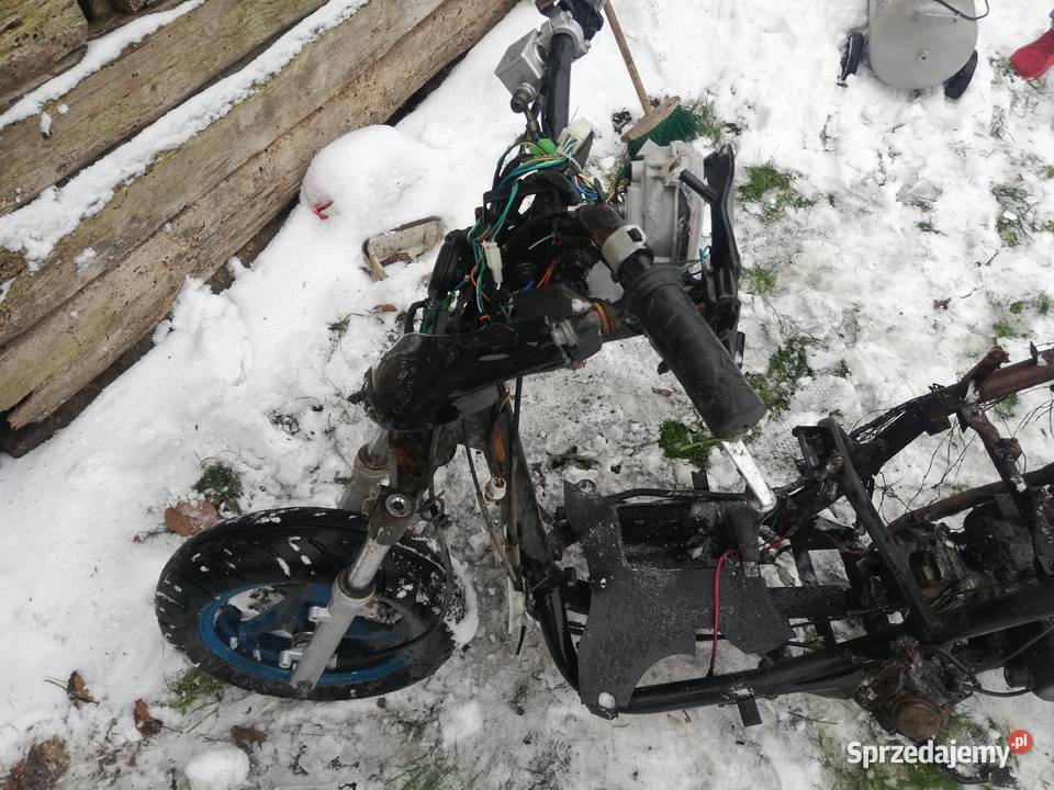 Rama z silnikiem i papierami Zipp 50 CY50T8 i Wierzawice