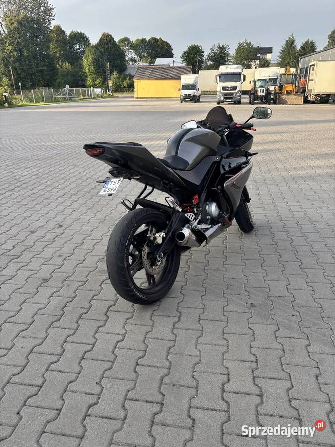 Yamaha yzfr12550 Trzyciąż