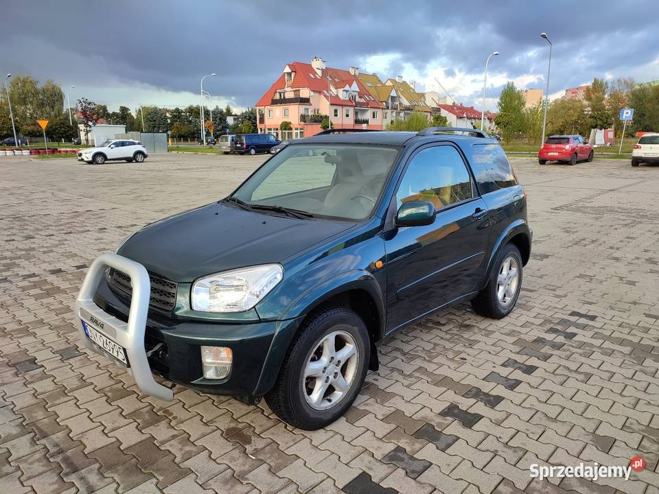 Toyota RAV4 2001 r 20 benzyna 3d aluminiowe felgi Nysa
