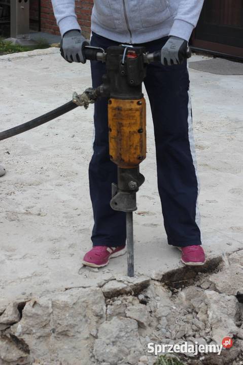 Kucie kafli betonu skuwanie chodnika skucie Usługi Wrocław