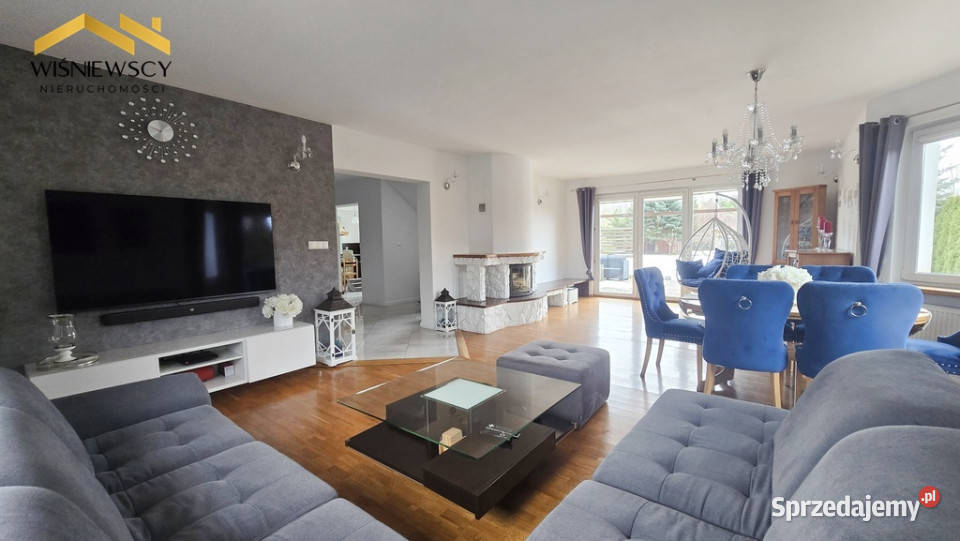 Rodzinny dom z tarasami i ogrodem w Rogitach