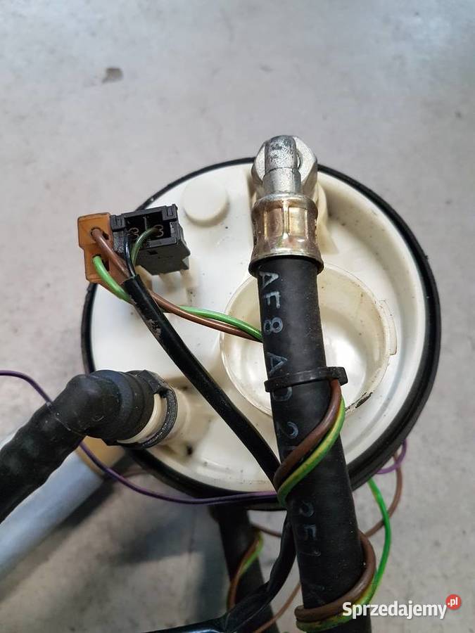 AUDI 80 B4 20 POMPKA PALIWA PLYWAK CZUJNIK Rok produkcji 1993 Turek