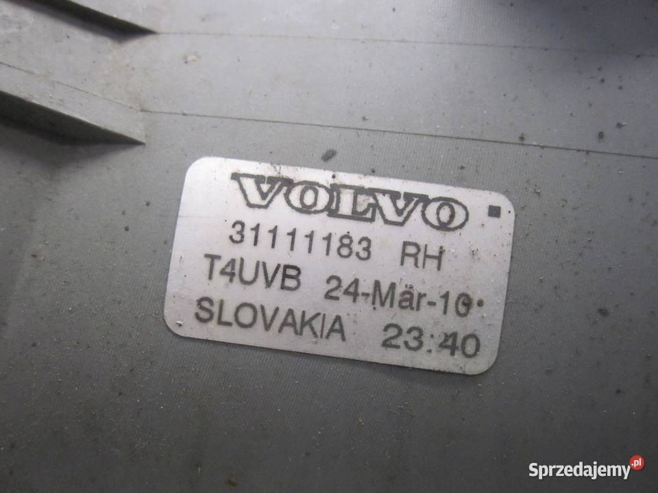 VOLVO XC90 I LIFT 10r halogen prawy 31111183