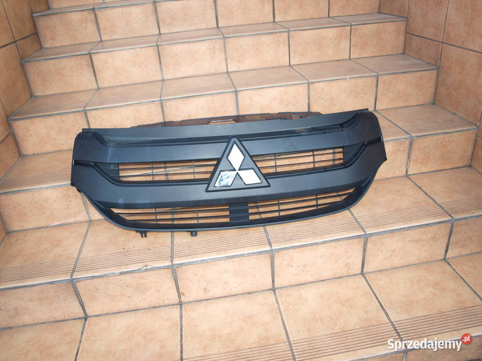 Mitsubishi Express grill chrom atrapa przód 2020 Kalisz