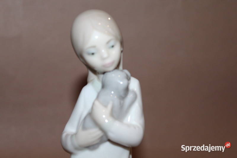 Figurka dziewczynka ze szczeniakiem Zaphir n 307 Szczecin