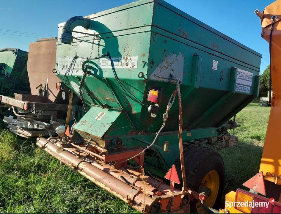 Rozsiewacz wapna Rotina 5000N Rozsiewacze nawozów wielkopolskie