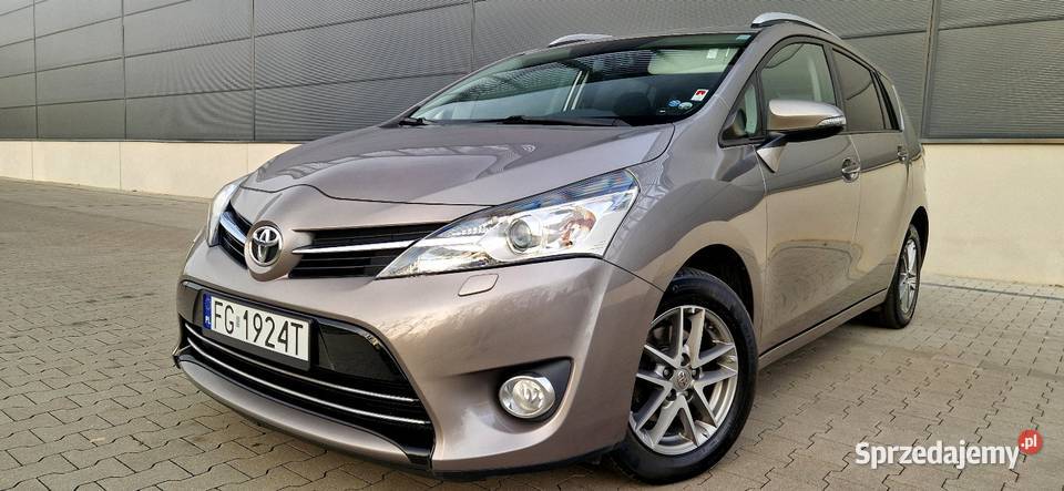 TOYOTA VERSO 18 VALVEMATIC 147 7OSOBOWA KAMERA światła przeciwmgielne Gorzów Wielkopolski