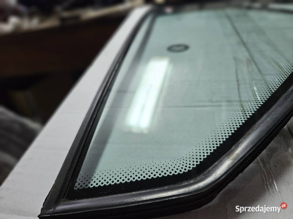 Szyby trójkątne tylnych drzwi Bmw e32 osobowe Lublin sprzedam