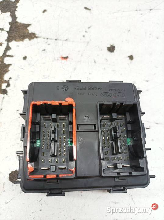 SKRZYNKA BEZPIECZNIKÓW 91951D3240A 16 CRDI 136 Skrzynki bezpieczników