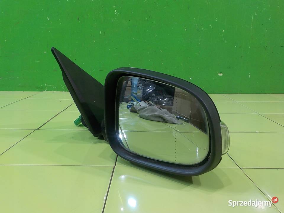 VOLVO C30 LIFT 16 D 10r 3D lusterko prawe Suków