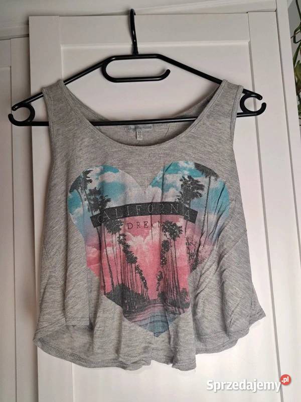 Luźny crop top Charlotte Russe z motywem Trąbki Wielkie