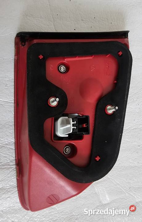 VW PASSAT B7 KOMBI LAMPA LED PRAWY TYŁ W KLAPĘ Wschowa