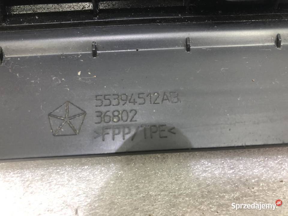 LISTWA SZYBY CZOŁOWEJ PRAWA JEEP GRAND CHEROKEE osobowe Listwy