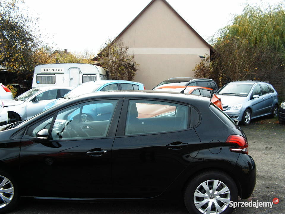 Peugeot 208 12 Etylina 2017 r benzyna