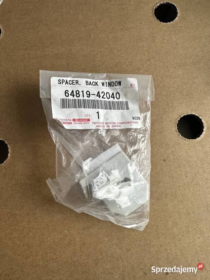 Toyota RAV4 6481942040 Tylna szyba Dystans podlaskie