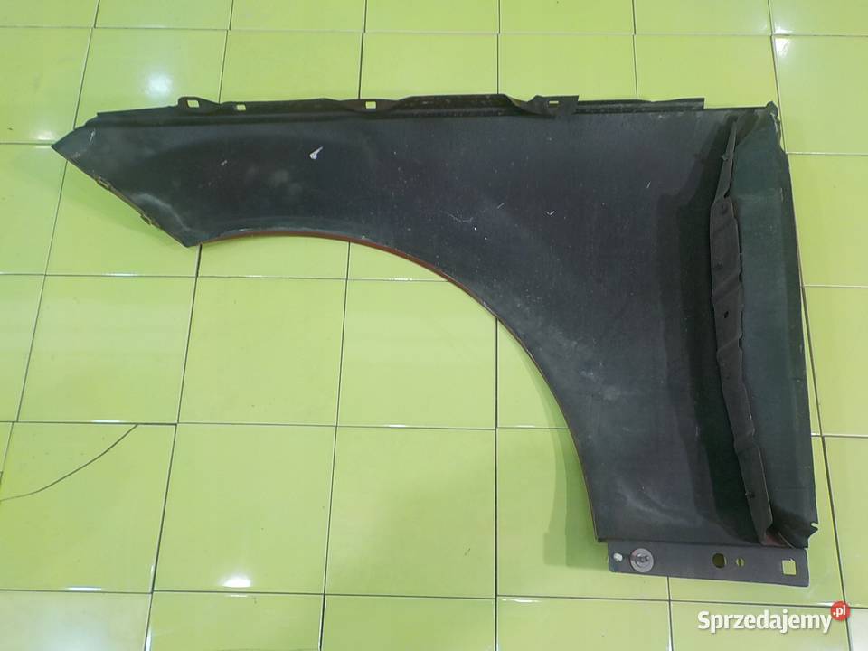 MERCEDES C W204 SEDAN 4D blotnik prawy przod Błotniki Suków