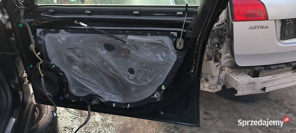 DRZWI PRAWE PRZÓD OPEL INSIGNIA A LIFT Z22C osobowe Lipno
