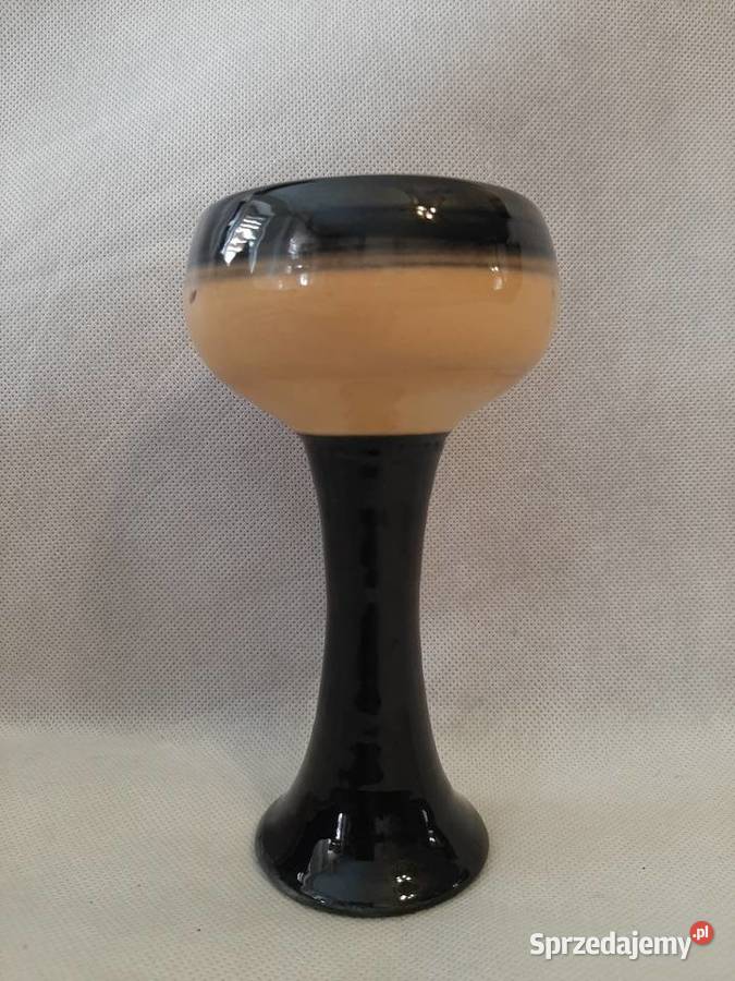 Śliczny ceramiczny wazonik sygn