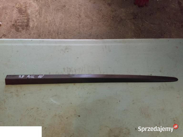 HONDA ACCORD 2010 LISTWA PRAWA PRZÓD osobowe lubelskie Kozubszczyzna