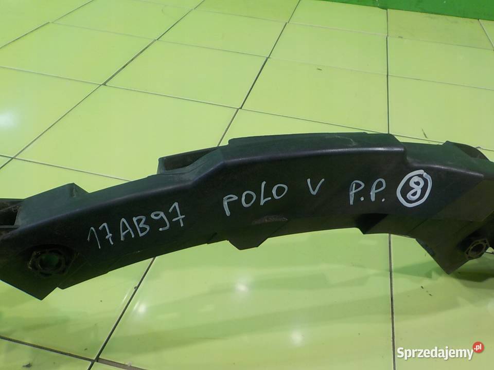 VW POLO V 6R 14 B 11r slizg pod lampe prawy Suków