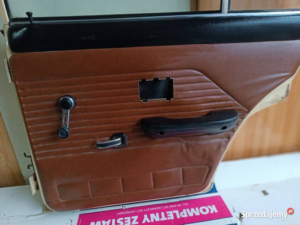 Oryginalne prawe tylne drzwi Fiat 125p