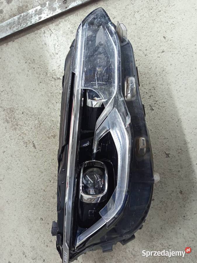 Reflektor prawy golf 8 IQ matrix orginal Rzeszów sprzedam