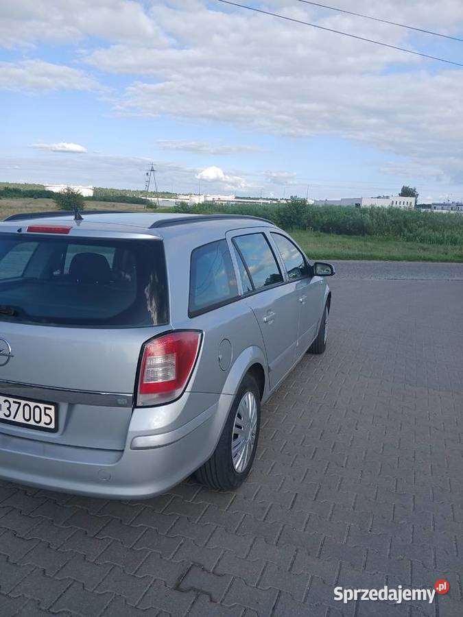 Sprzedam Opla Astrę H 16 benzyna Dobromierz