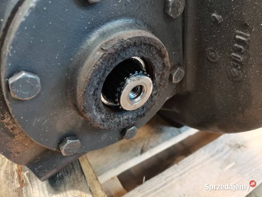 Skrzynia kątowa Manitou MLT 835