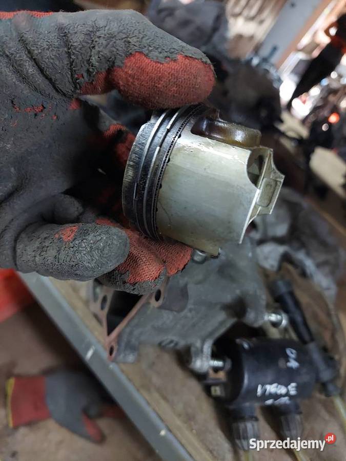 Suzuki Burgman 125 K7 cylinder tłok pierścienie Jelenia Góra